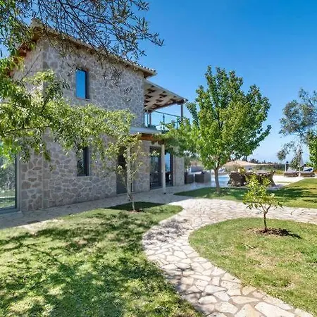 Goudis Tsoukaládhes